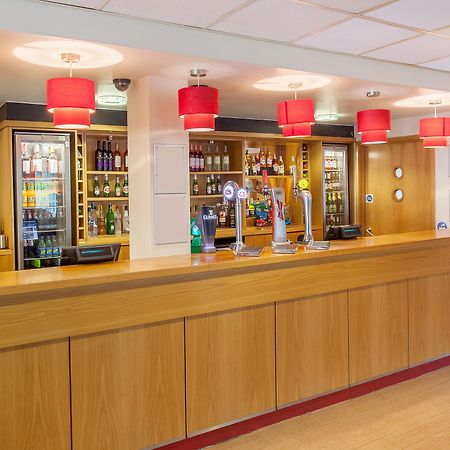 Ibis Budget London Heathrow T5 Slough Buitenkant foto