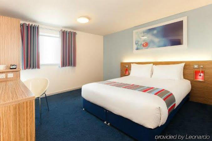 Ibis Budget London Heathrow T5 Slough Buitenkant foto