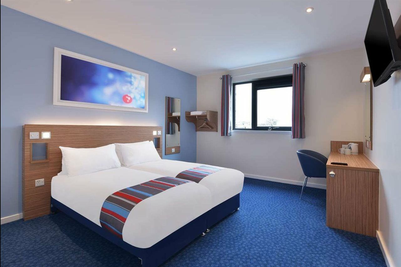 Ibis Budget London Heathrow T5 Slough Buitenkant foto